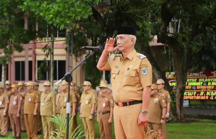 H.Rustam Effendi Jadi Pembina Apel Akbar Pasca Dilantik Sebagai Wakil Wali Kota Lubuk Linggau Periode 2025-2030