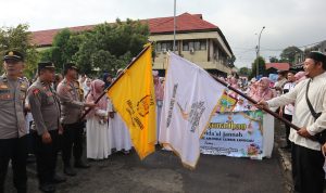 Dalam Rangka Sambut Bulan Suci Ramadhan 1446 H, Polres Lubuk Linggau Lepas Pawai Pelajar Yayasan Nida’ul Jannah