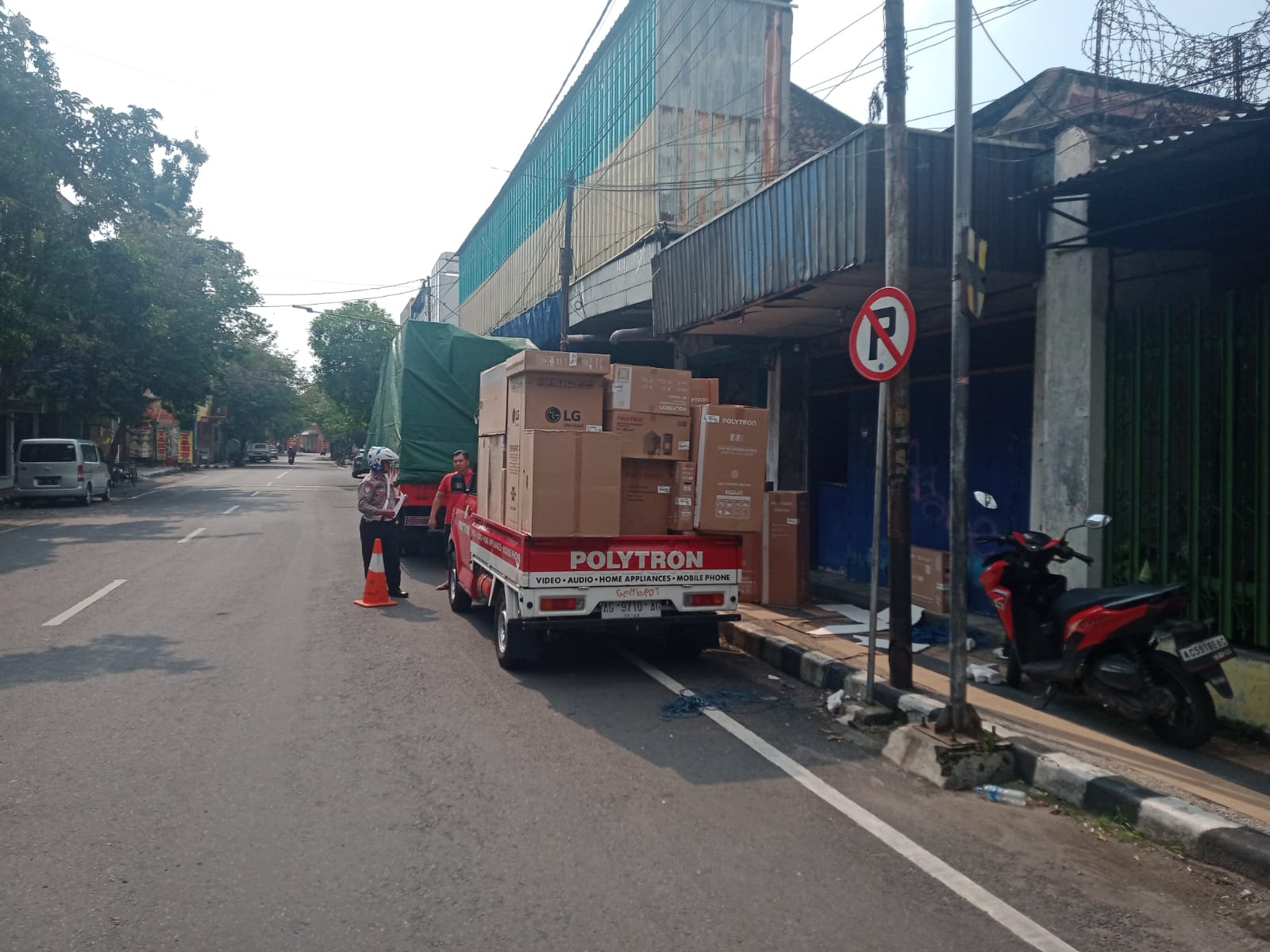 Parkir Sembarangan, Satlantas Polres Kediri Kota Kembali Tindak Pengemudi di Jalan Yos Sudarso