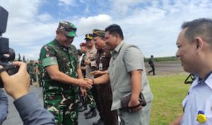 Pemkab dan Anggota DPRD Kabupaten Way Kanan Sambut Kedatangab KASAD Di Bandara Gatot Subroto