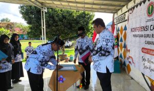 Machiavelli HT Lantik Pengurus Baru PGRI Cabang Way Tuba Machiavelli HT Lantik Pengurus Baru PGRI Cabang Way Tuba
