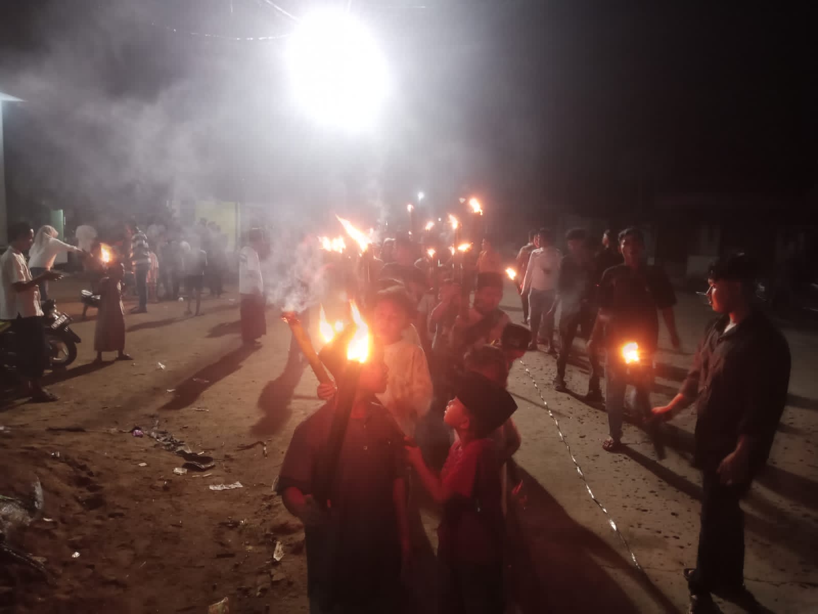 KBRC Meriahkan Takbir Keliling dan Pawai Obor Bersama Santri Kilat