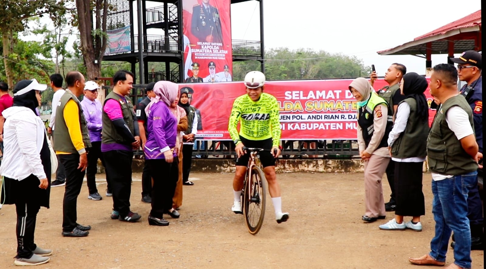 Siagakan Ratusan Personel, Kapolres Musi Rawas Dampingi Kapolda Sumsel Gowes Bareng ke Danau Aur