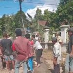 Warga Masyarakat Kampung Gorojog Desa Pasirkupa Bangun Jalan Rabat Beton