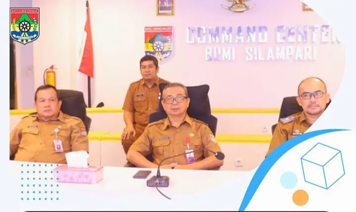 Staf Ahli Wali Kota Bidang Ekonomi, Keuangan, dan Pembangunan, H Kamaludin bersama Staf Ahli Bidang
