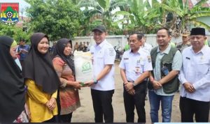 ‎Wako Serahkan Bantuan Pangan Beras