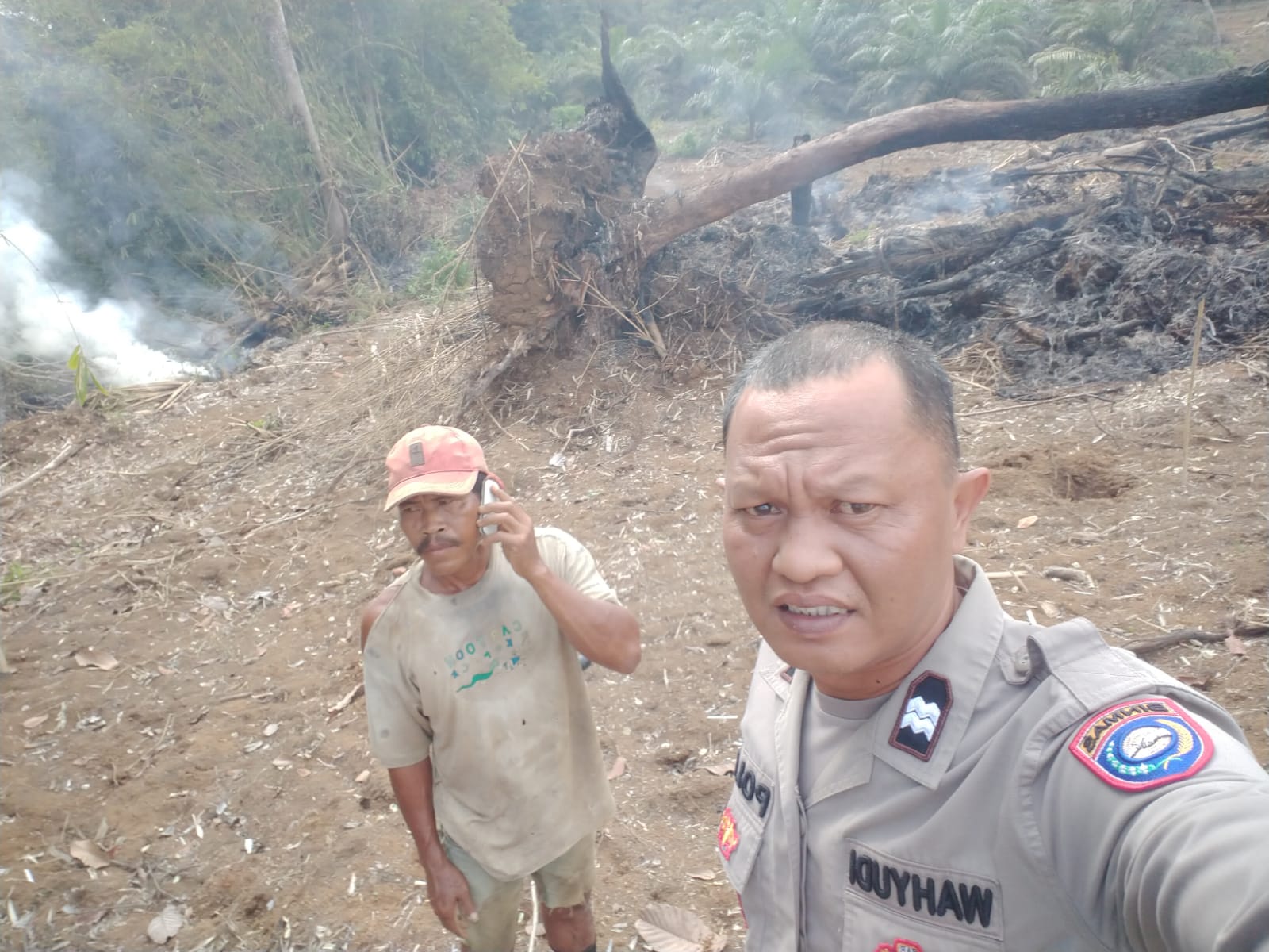 TIM GABUNGAN POLSEK LUBUK LINGGAU UTARA1 , DAMKAR. BERHASIL PADAMKAN KEBAKARAN HUTAN