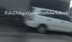 Diduga ruko tempat penimbunan BBM subsidi jenis solar di pinggir jalan lintas aman dan bebas ??