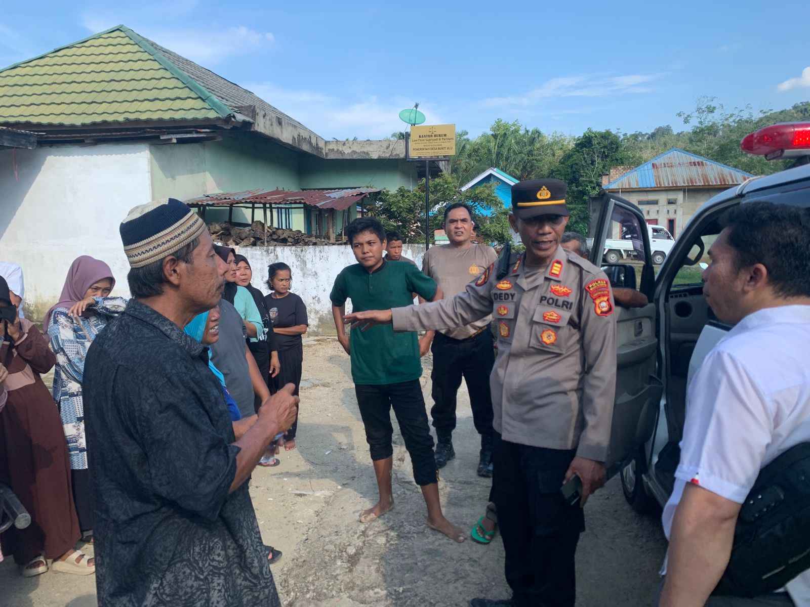 Diduga Sakit, Polsek STL Ulu Terawas Polres Musi Rawas Bersama Tim Gabungan dan Unsur Pemdes Sigap Evakuasi Jenazah Rustam di Kebun Kopi