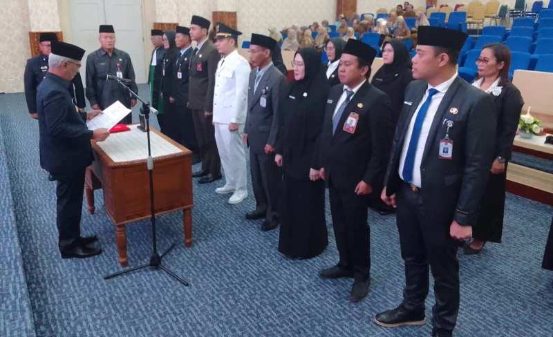 Di Pimpin Wakil Walikota lubuk Linggau Pengambilan Sumpah Melantik 12 Pejabat Pemerintah Kota Lubuklinggau