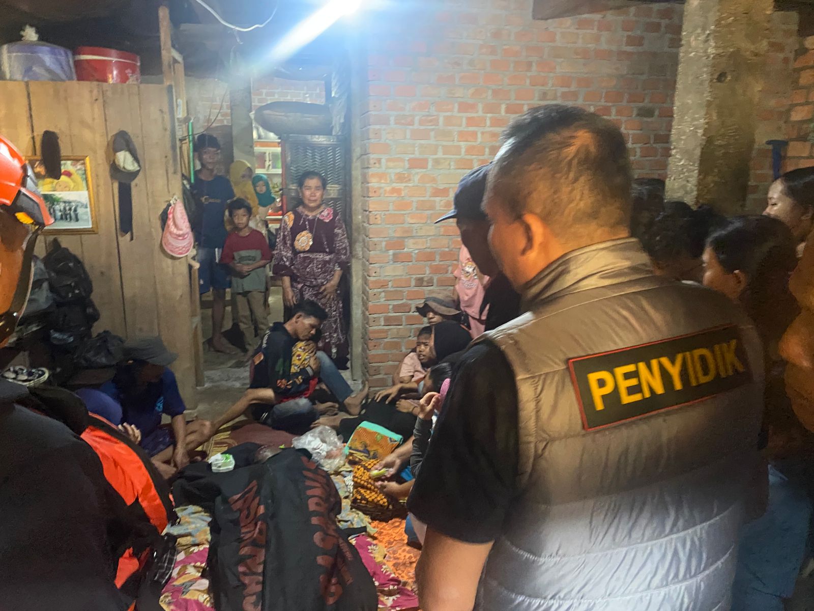 Polsek Muara Lakitan Bersama Basarnas Berhasil Menemukan Jenazah Saidin Korban Tenggelam di Sungai Musi