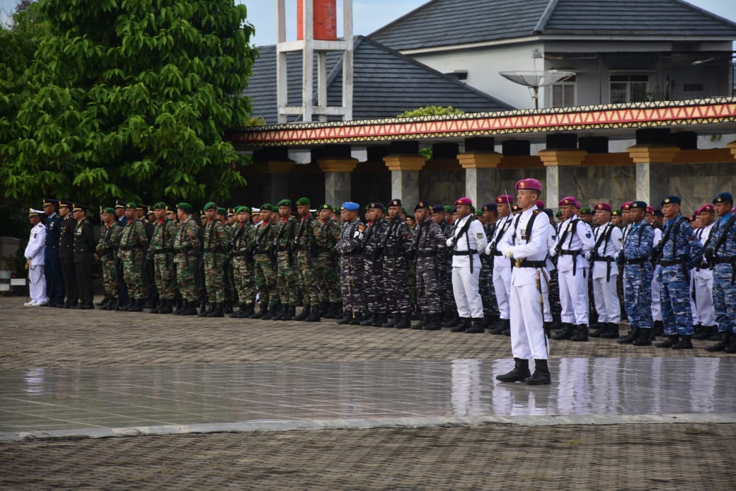Sambut HUT Ke-80 TNI, Lanal Lampung Laksanakan Ziarah Nasional Di TMP Tanjung Karang