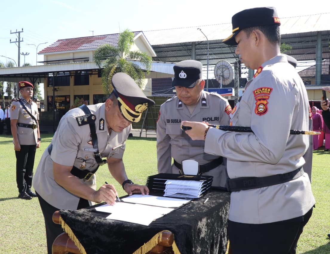 Kapolres Musi Rawas Pimpin Sertijab 12 Perwira, AKP Redho Jabat Kasat Reskrim dan Iptu Jemmy Jabat Kasat Resnarkoba