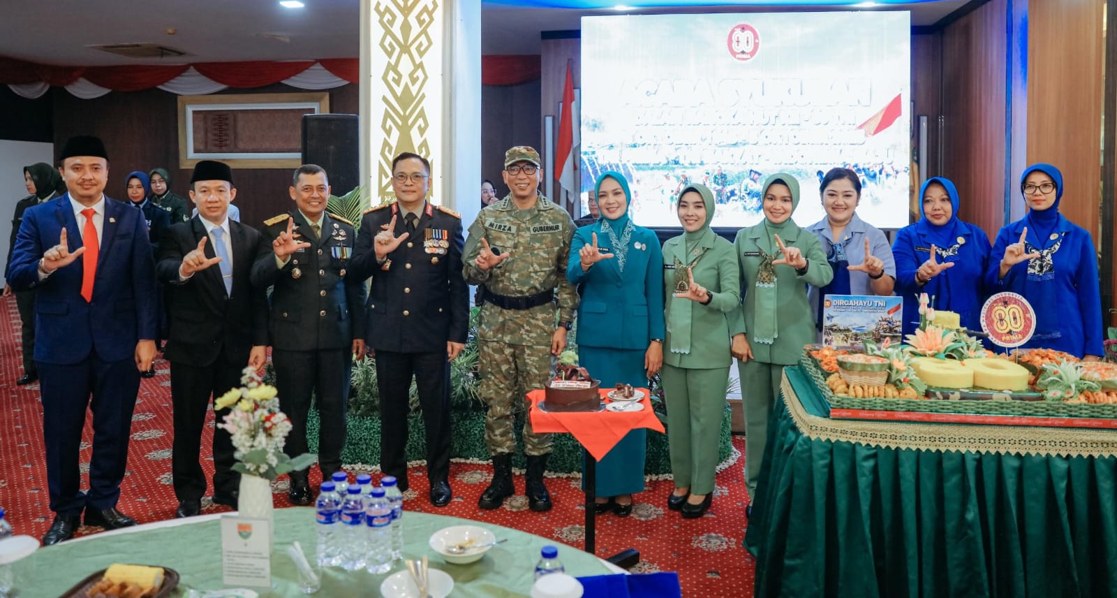 Sekretaris Daerah Provinsi Lampung Marindo Kurniawan Hadiri Upacara Peringatan HUT ke-80 TNI