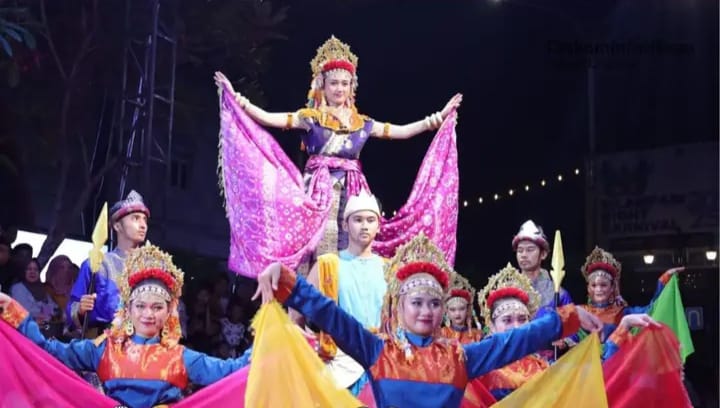 Meriah ! Wali Kota Buka Silampari Night Carnival 2025, Perkuat Identitas Lubuk Linggau sebagai Kota Wisata dan Kreatif Meriah ! Wali Kota Buka Silampari Night Carnival 2025, Perkuat Identitas Lubuk Linggau sebagai Kota Wisata dan Kreatif