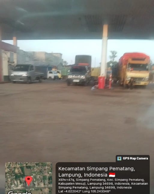 SPBU Simpang Pematang Mesuji Diduga Melangsir BBM Jenis Solar di Pagi Hari SPBU Simpang Pematang Mesuji Diduga Melangsir BBM Jenis Solar di Pagi Hari