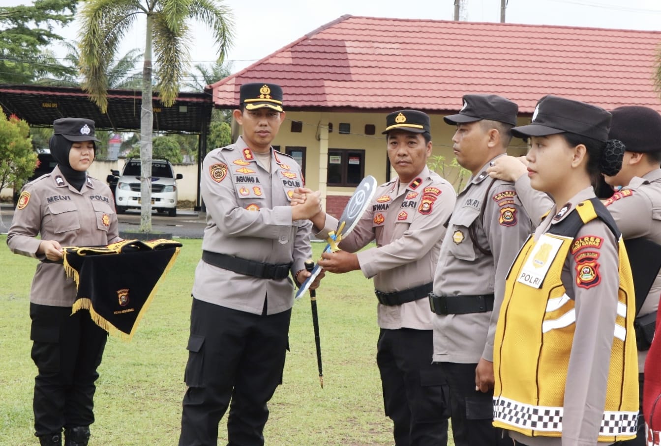 Kapolres Musi Rawas Pimpin Apel Launching Pamapta, Negosiator dan Patroli Presisi  Kapolres Musi Rawas Pimpin Apel Launching Pamapta, Negosiator dan Patroli Presisi