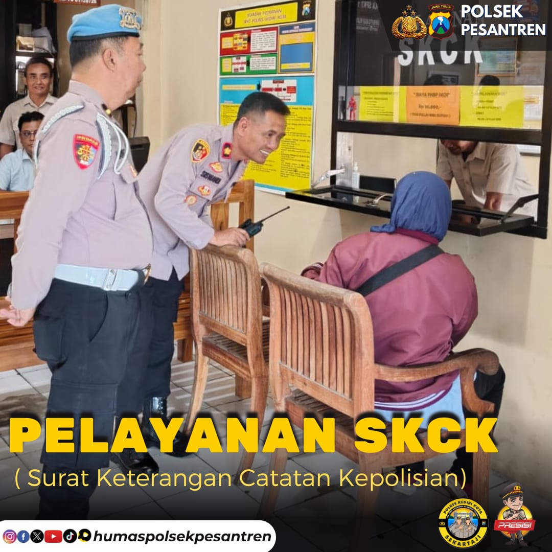 Kapolsek Pesantren Lakukan Dialogis dengan Pemohon SKCK di Mako Polsek