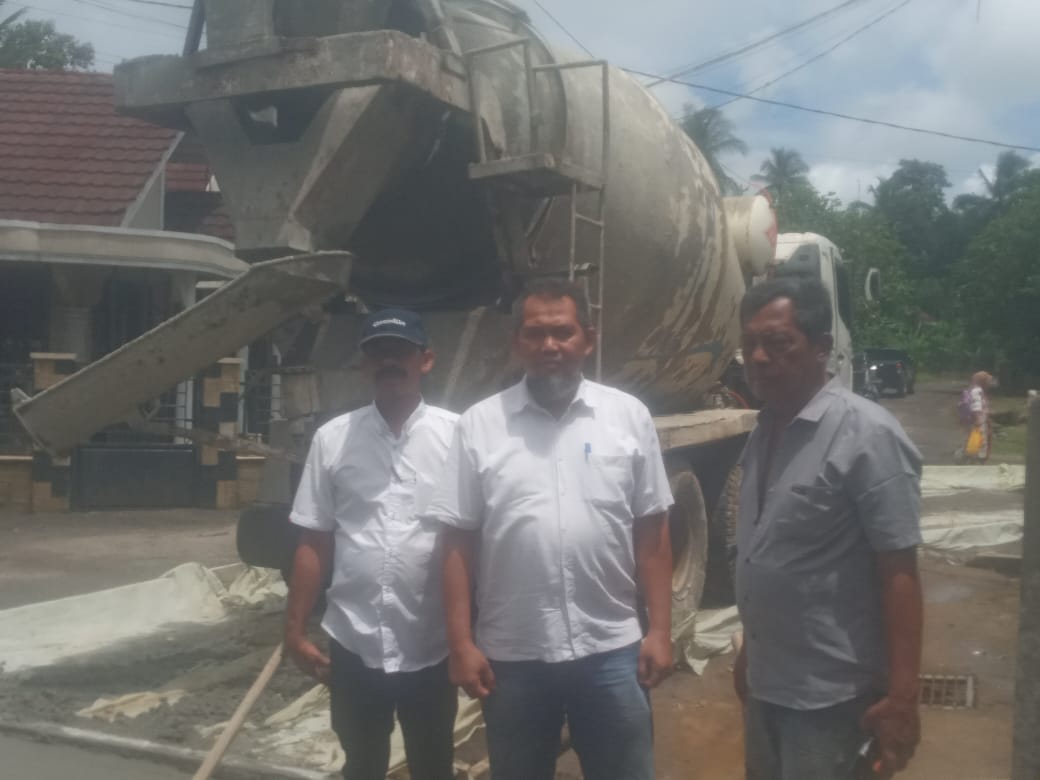 Pembangunan Proyek Jalan Rabat Beton di Desa Banjarsari Pembangunan Proyek Jalan Rabat Beton di Desa Banjarsari