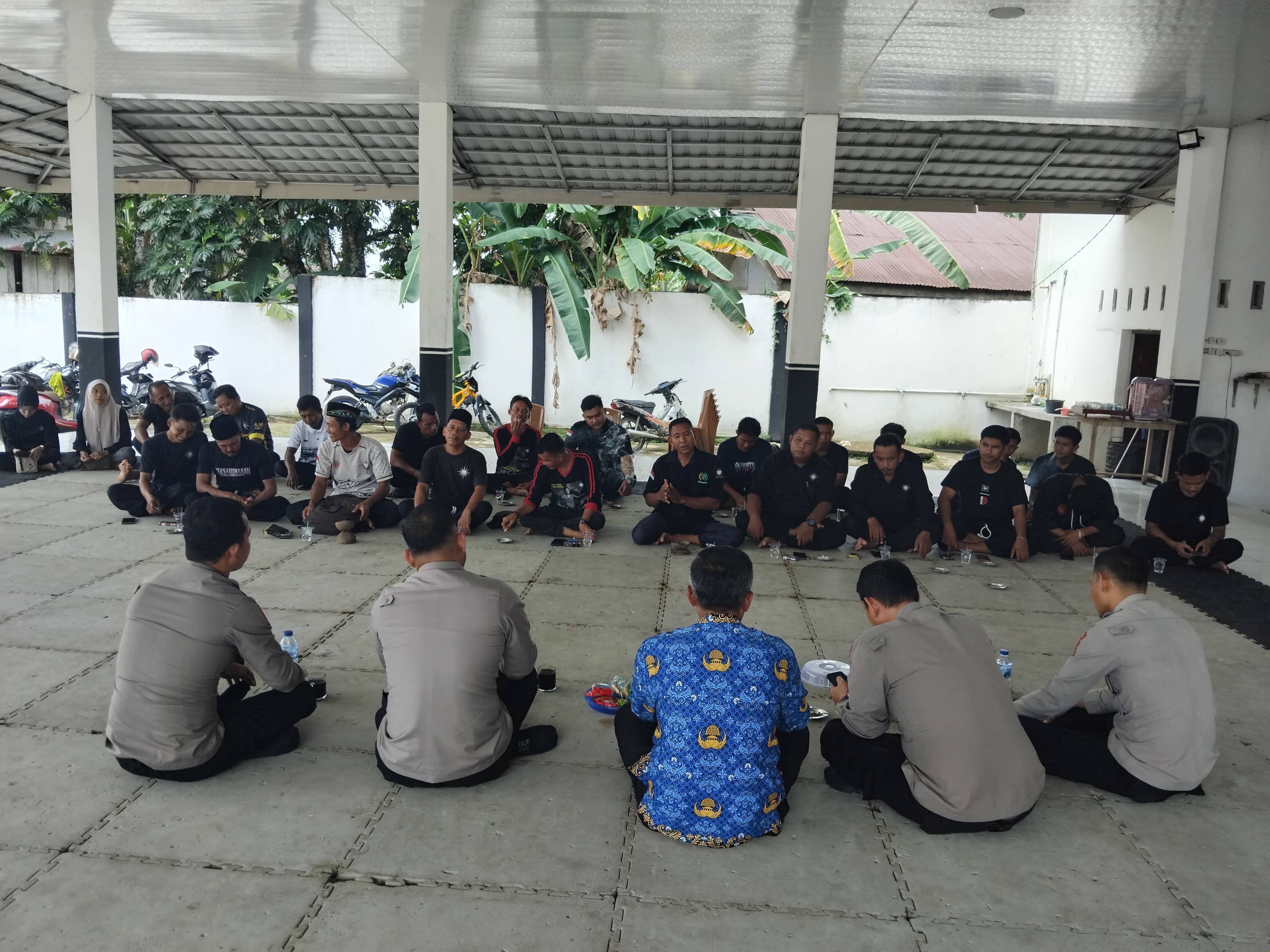 Satuan Binmas Polres Musi Rawas Gelar Sambang Silaturahim dan Penyuluhan di Pedepokan PSHT Megang Sakti