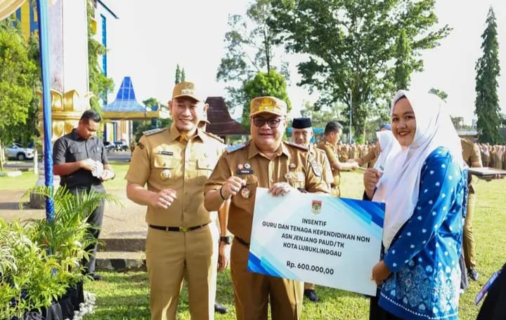 294 Orang Guru TK dan PAUD Non ASN Terima Insentif dari Pemkot Lubuk Linggau