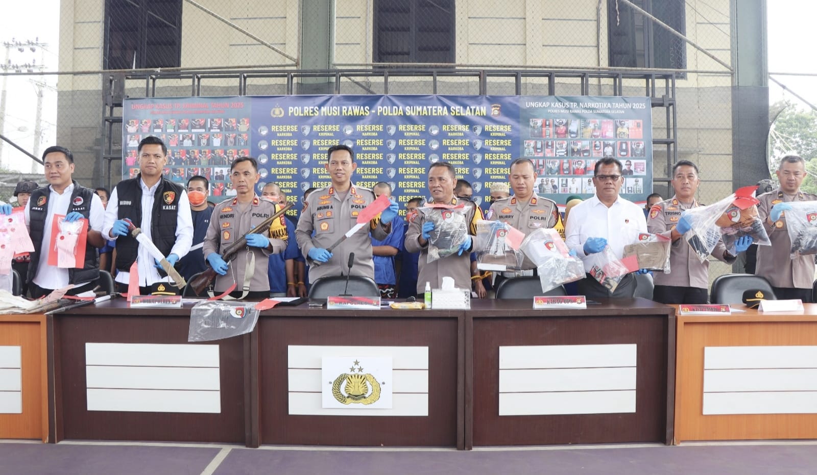 Kado Terindah di Akhir 2025, Polres Musi Rawas Raih Predikat WBK dan Tindak Kejahatan Menurun Kado Terindah di Akhir 2025, Polres Musi Rawas Raih Predikat WBK dan Tindak Kejahatan Menurun