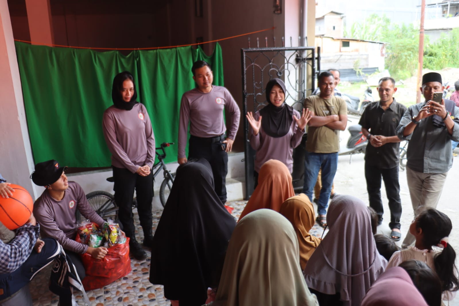 Sentuhan Trauma Healing Mahasiswa STIK 83 untuk Anak-Anak di Masjid KMAP Aceh Tengah