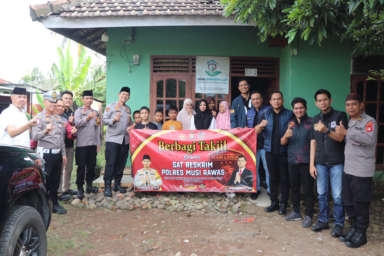 Kapolres Bersama Satreskrim Polres Musi Rawas Salurkan Sembako ke Panti Asuhan dan Door to Door ke Rumah Warga Hingga Bagikan Takjil