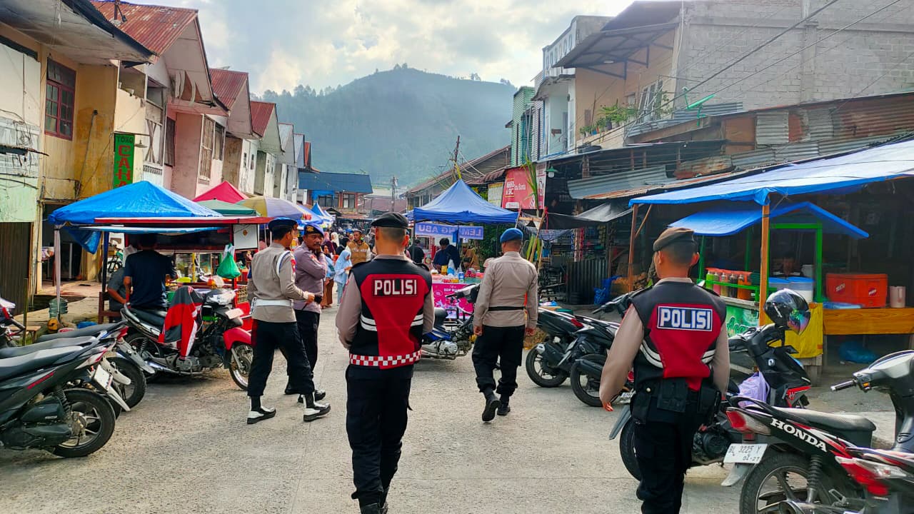 Patroli Perintis Presisi, Samapta dan Brimob Amankan Pasar Takjil di Aceh Tengah