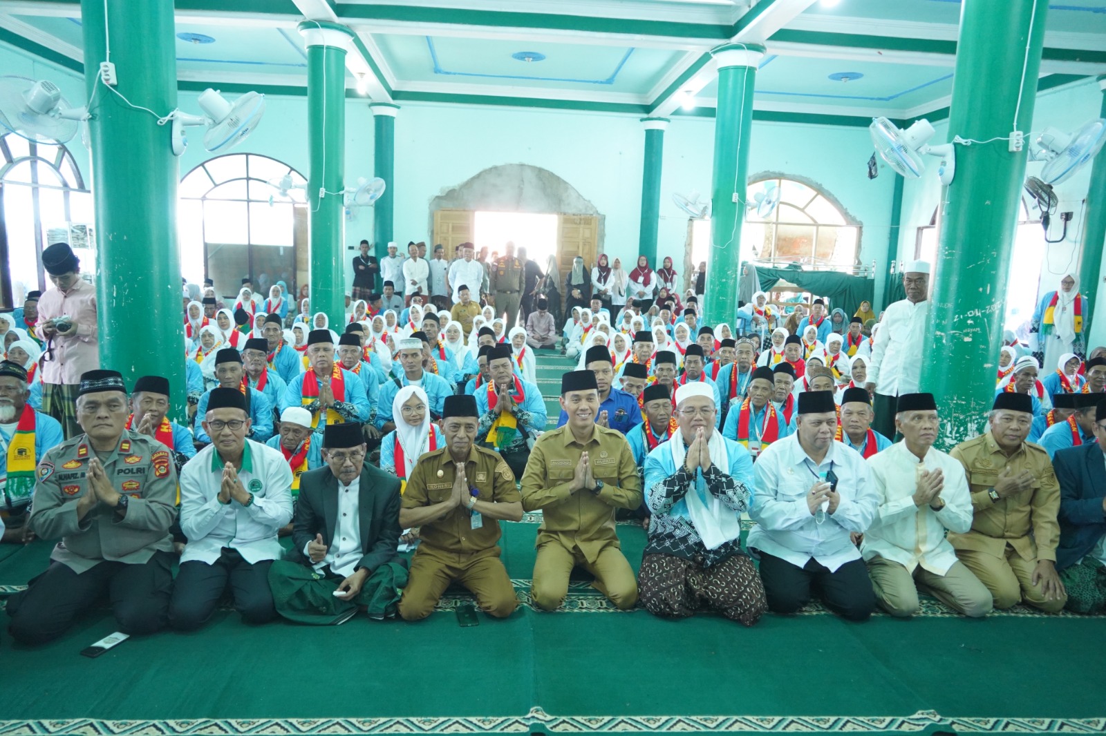 164 Calon Haji Kloter 10 Diberangkatkan, Bupati Pesan Kesiapan Fisik dan Kebersamaan