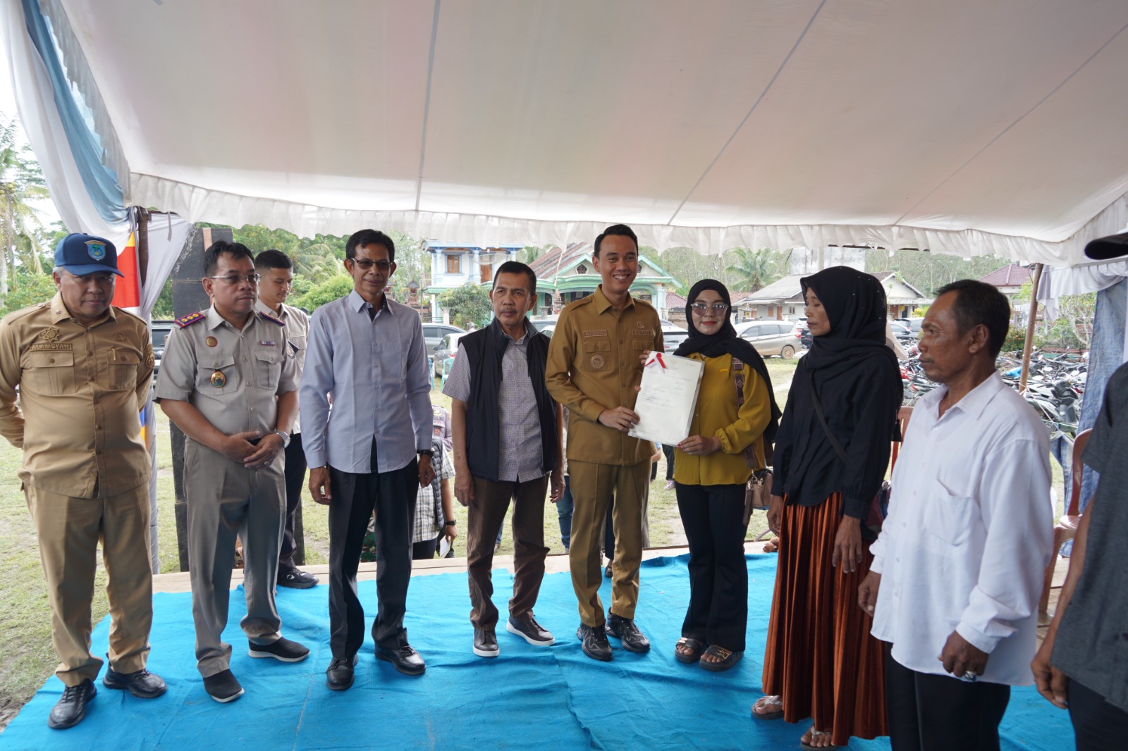 Puluhan Tahun Menunggu, Warga Terusan Sialang Akhirnya Kantongi Sertifikat Tanah