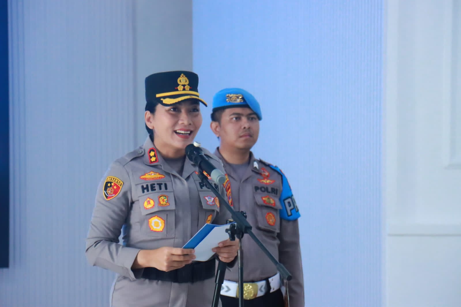 *Aksi Heroik Pasutri di Jalintim Berbuah Penghargaan, Kapolres Lampung Timur Beri Apresiasi Khusus* *Aksi Heroik Pasutri di Jalintim Berbuah Penghargaan, Kapolres Lampung Timur Beri Apresiasi Khusus*
