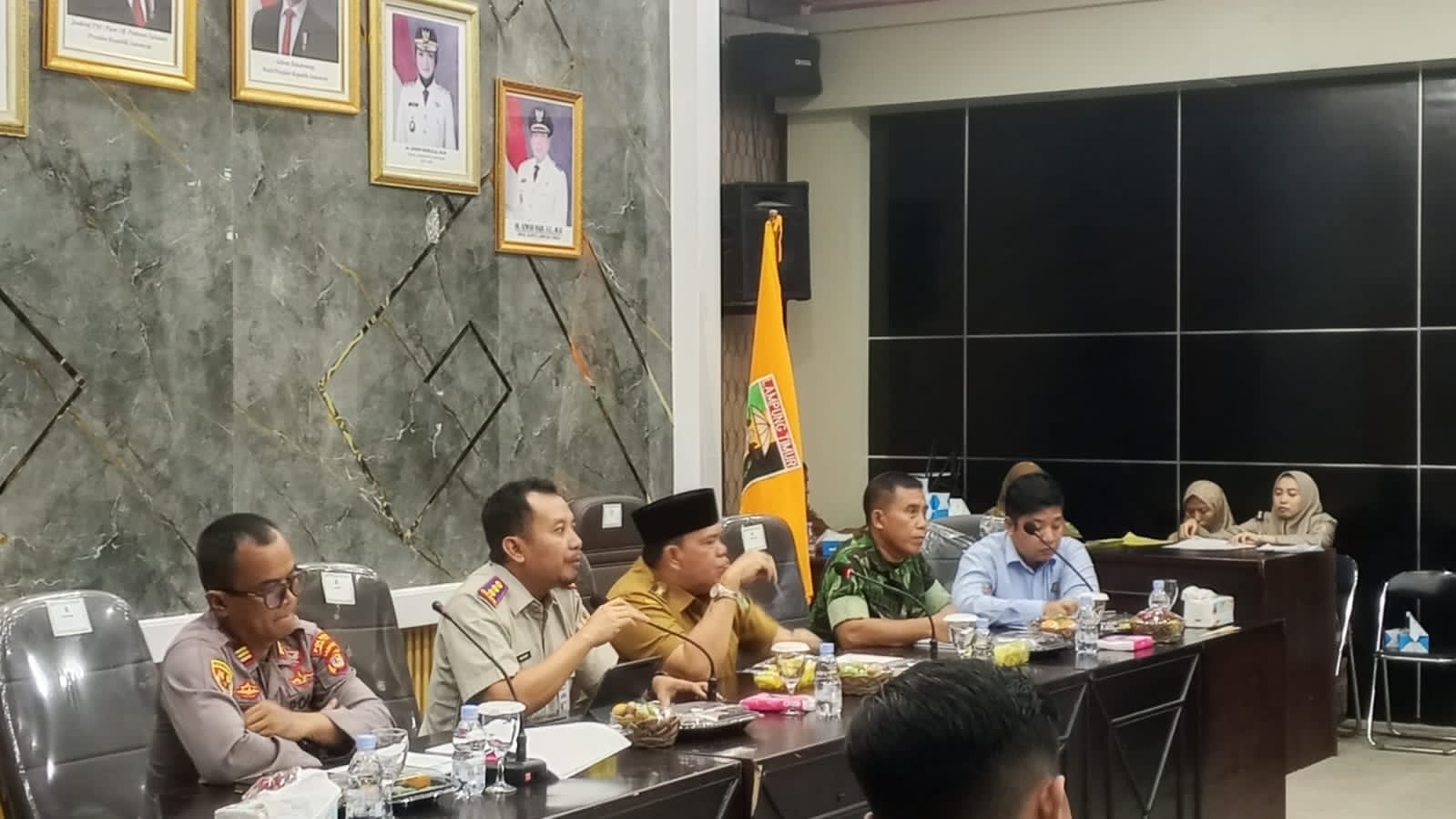 *YLBHI-LBH BANDAR LAMPUNG* *TIDAK ADA TUAN RUMAH YANG BERUNDING DENGAN MALING, BPN DAN PEMKAB LAMPUNG TIMUR JANGAN CUCI TANGAN* *YLBHI-LBH BANDAR LAMPUNG* *TIDAK ADA TUAN RUMAH YANG BERUNDING DENGAN MALING, BPN DAN PEMKAB LAMPUNG TIMUR JANGAN CUCI TANGAN*