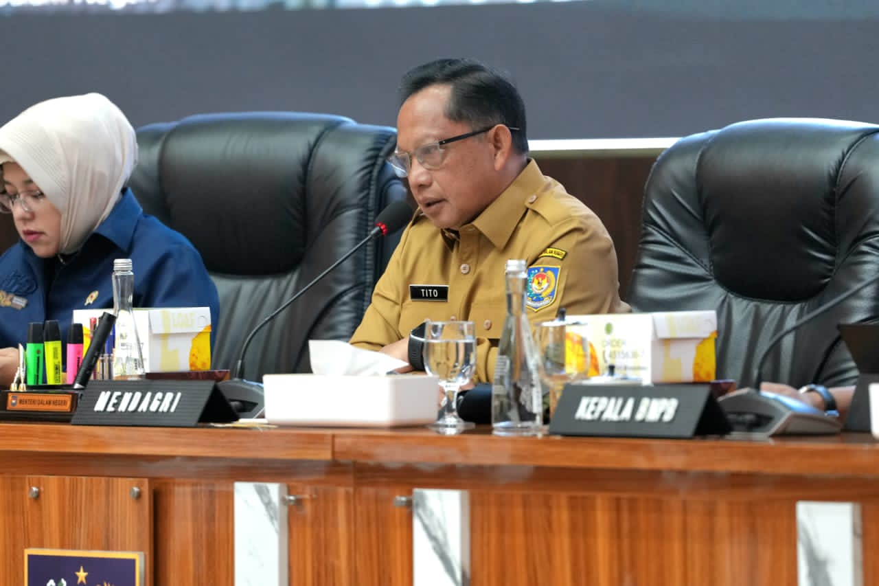 *Mendagri Instruksikan Kepala Daerah Perkuat Kesiapsiagaan Hadapi Dampak El Nino* *Mendagri Instruksikan Kepala Daerah Perkuat Kesiapsiagaan Hadapi Dampak El Nino*