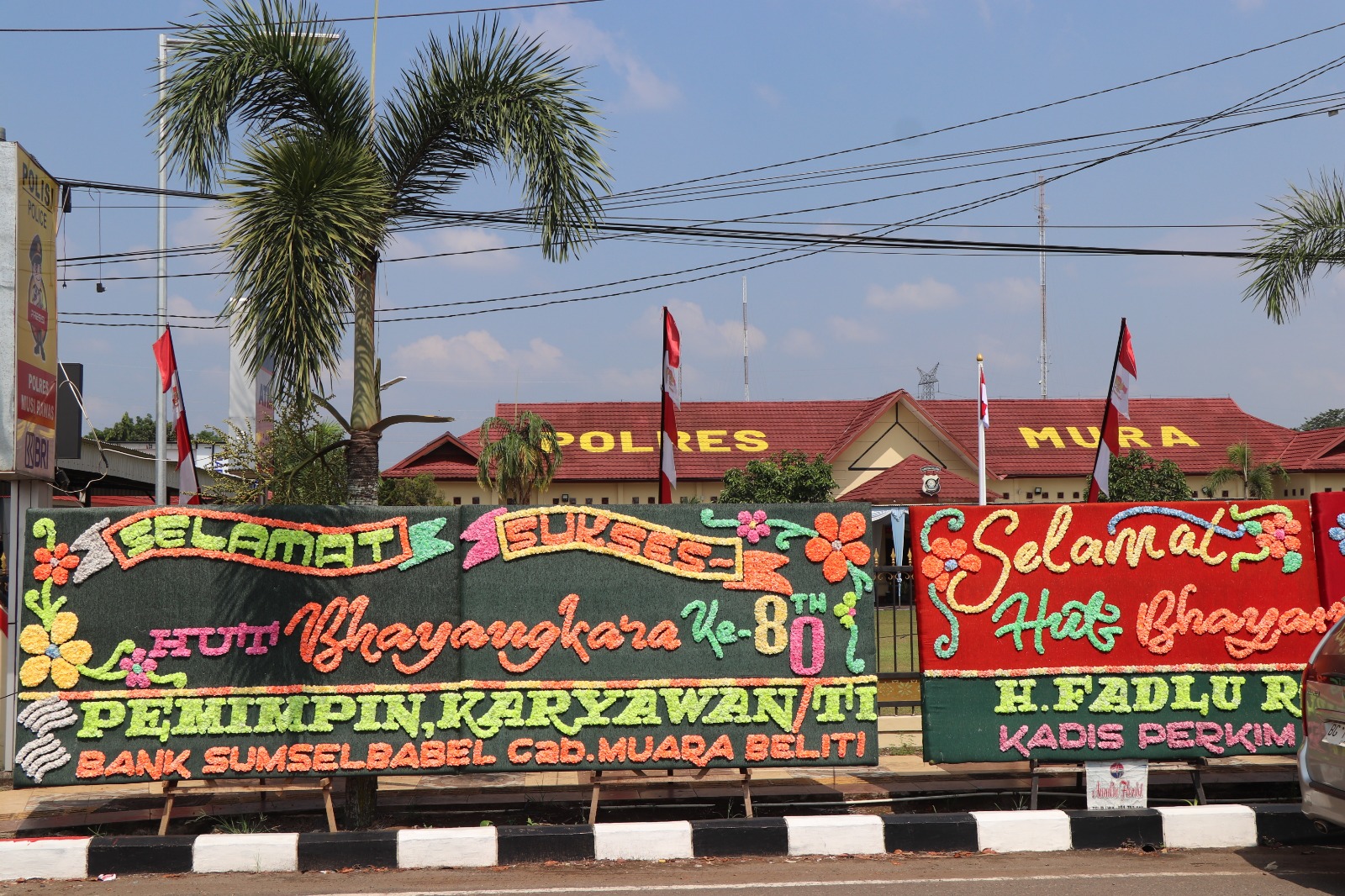 Ratusan Karangan Bunga Hiasi Mapolres Musi Rawas: Simbol Kedekatan Polri dan Masyarakat di Harin Bhayangkara ke-80