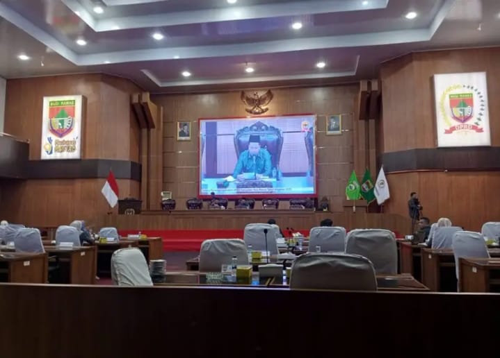Gelar Rapat paripurna DPRD Musi Rawas Walau Molor. 7 Fraksi DPRD Setujui Raperda Pertanggungjawaban APBD 2025 Dibahas