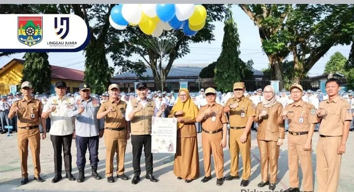 Wali Kota Lubuk Linggau H Rachmad Hidayat Tinjau Kegiatan MPLS di SMAN 1 Lubuk Linggau
