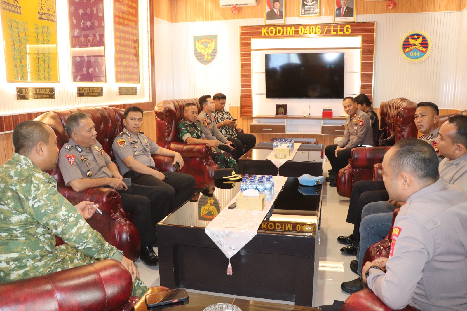 Perkuat Soliditas TNI-Polri, Polres Musi Rawas Jalin Silaturahmi dengan Kodim 0406 Lubuk Linggau