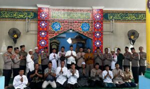 Kapolres Musi Rawas Pererat: Sabuk Kamtibmas Lewat Safari Jumat dan Silaturahmi di Desa Muara Beliti Baru