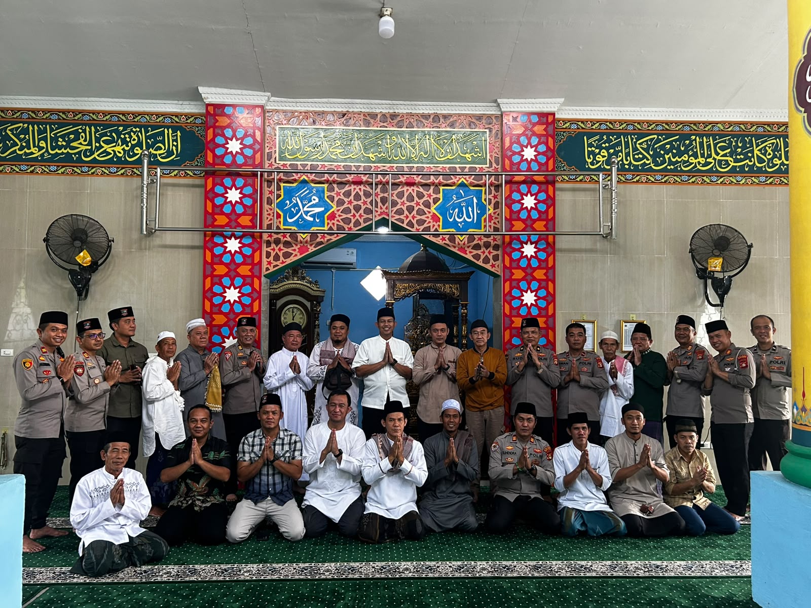 Kapolres Musi Rawas Pererat: Sabuk Kamtibmas Lewat Safari Jumat dan Silaturahmi di Desa Muara Beliti Baru