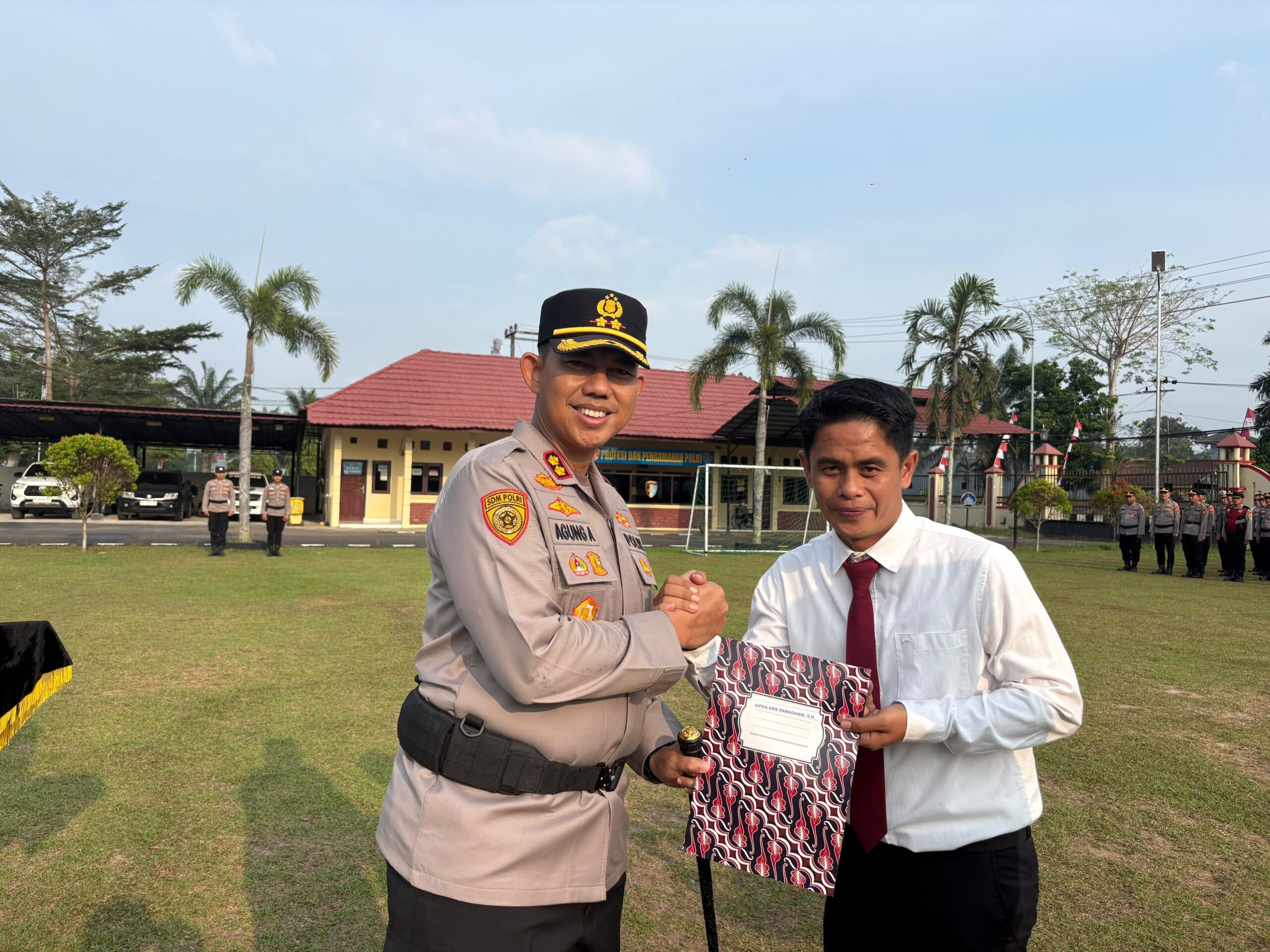 Apresiasi Personel Berprestasi, Kapolres Musi Rawas Berikan Penghargaan Khusus Usai Borong Medali di Ajang Kapolri Cup dan Kapolda Cup 2026
