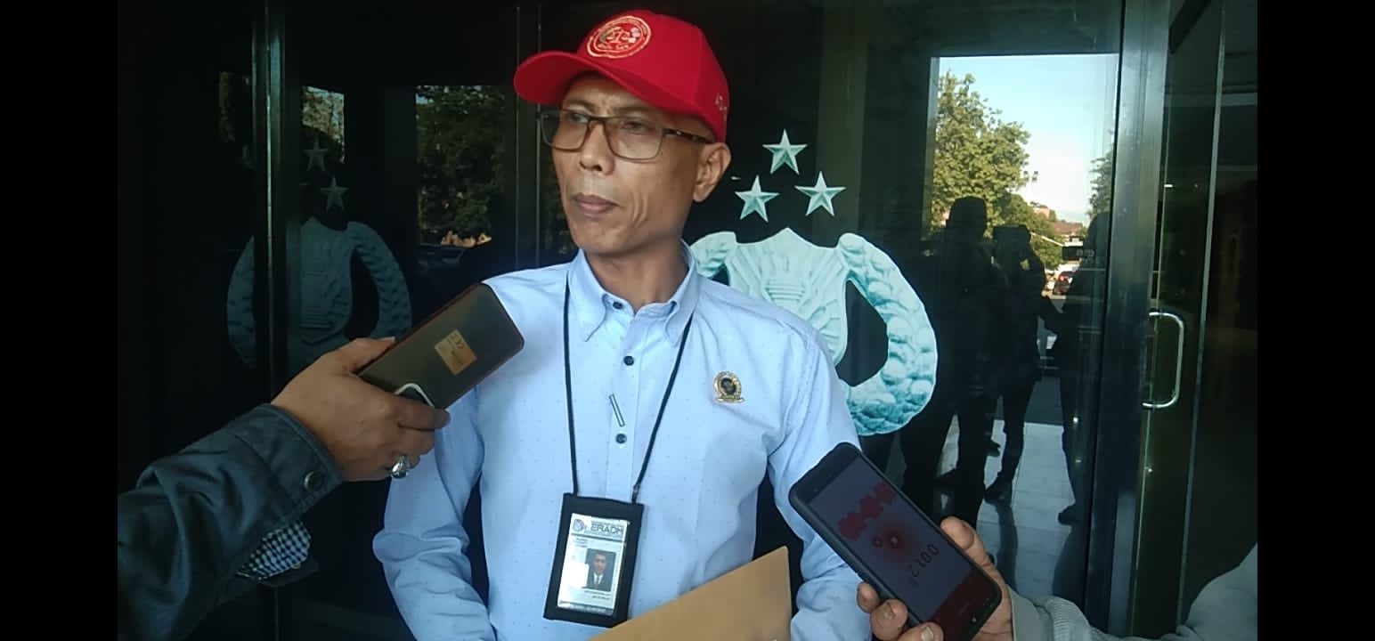 Kuasa Hukum Faridah Ambo Tang Laporkan Dugaan Pelanggaran Kode Etik Penyidik Polres Pinrang ke Propam Polda Sul-Sel. Kuasa Hukum Faridah Ambo Tang Laporkan Dugaan Pelanggaran Kode Etik Penyidik Polres Pinrang ke Propam Polda Sul-Sel.
