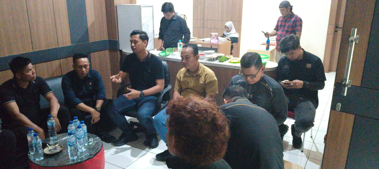 Menjaga Hutan, Menjaga Keadilan: Polres Musi Rawas Sambut Aspirasi Warga Dan Pastikan Penegakan Hukum Berjalan Humanis dan Sesuai Prosedur Menjaga Hutan, Menjaga Keadilan: Polres Musi Rawas Sambut Aspirasi Warga Dan Pastikan Penegakan Hukum Berjalan Humanis dan Sesuai Prosedur
