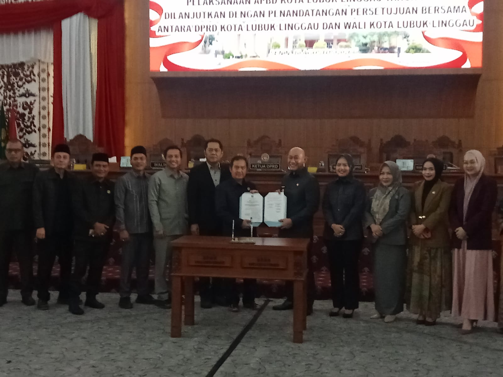 Walikota Lubuk Linggau H Rachmad Hidayat Pimpin Rapat Paripurna DPRD Kota Lubuk Walikota Lubuk Linggau H Rachmad Hidayat Pimpin Rapat Paripurna DPRD Kota Lubuk