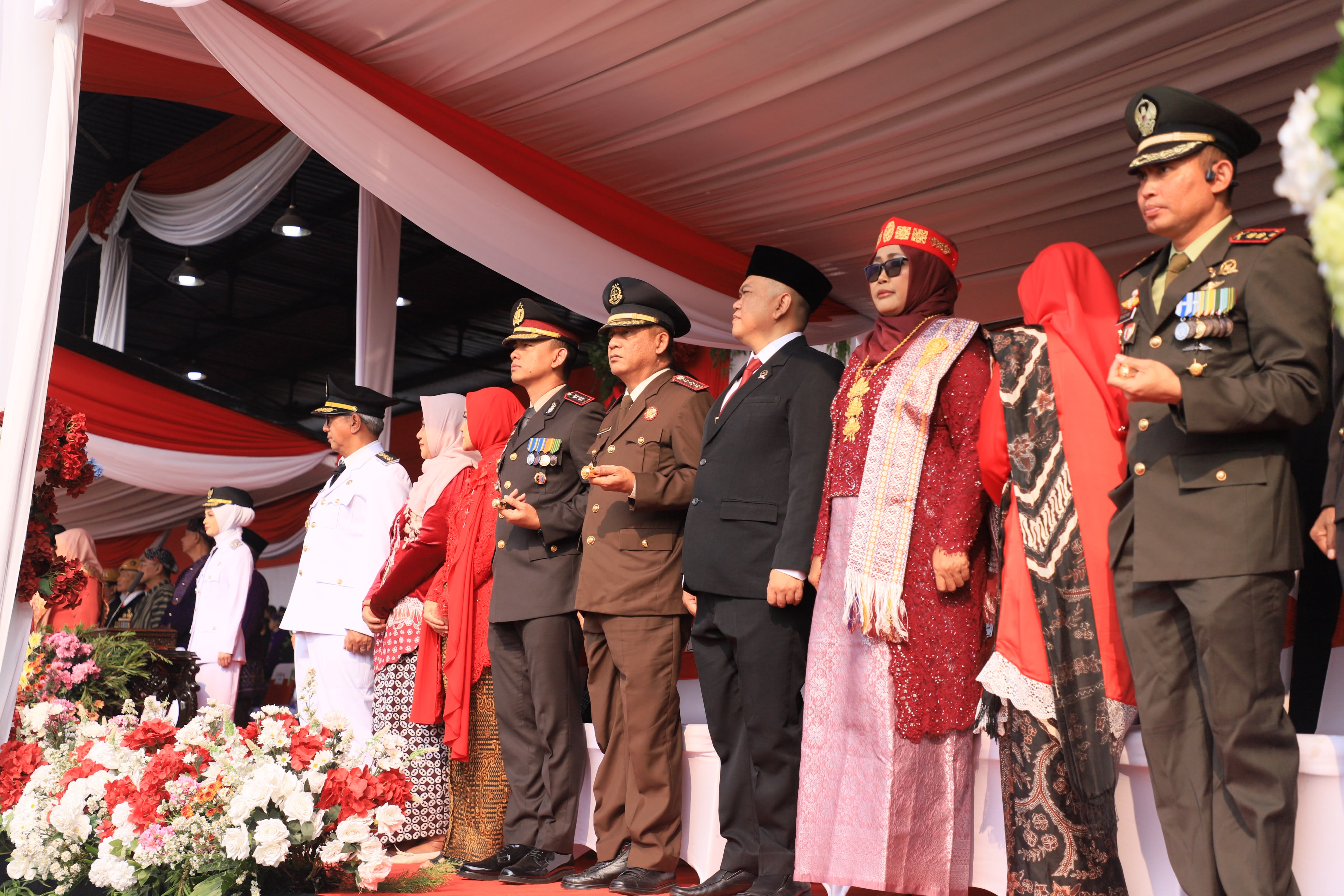 HUT ke-81 RI, Kapolres Kediri Kota Bersama Forkopimda Teguhkan Komitmen Jaga Persatuan dan Kondusivitas HUT ke-81 RI, Kapolres Kediri Kota Bersama Forkopimda Teguhkan Komitmen Jaga Persatuan dan Kondusivitas