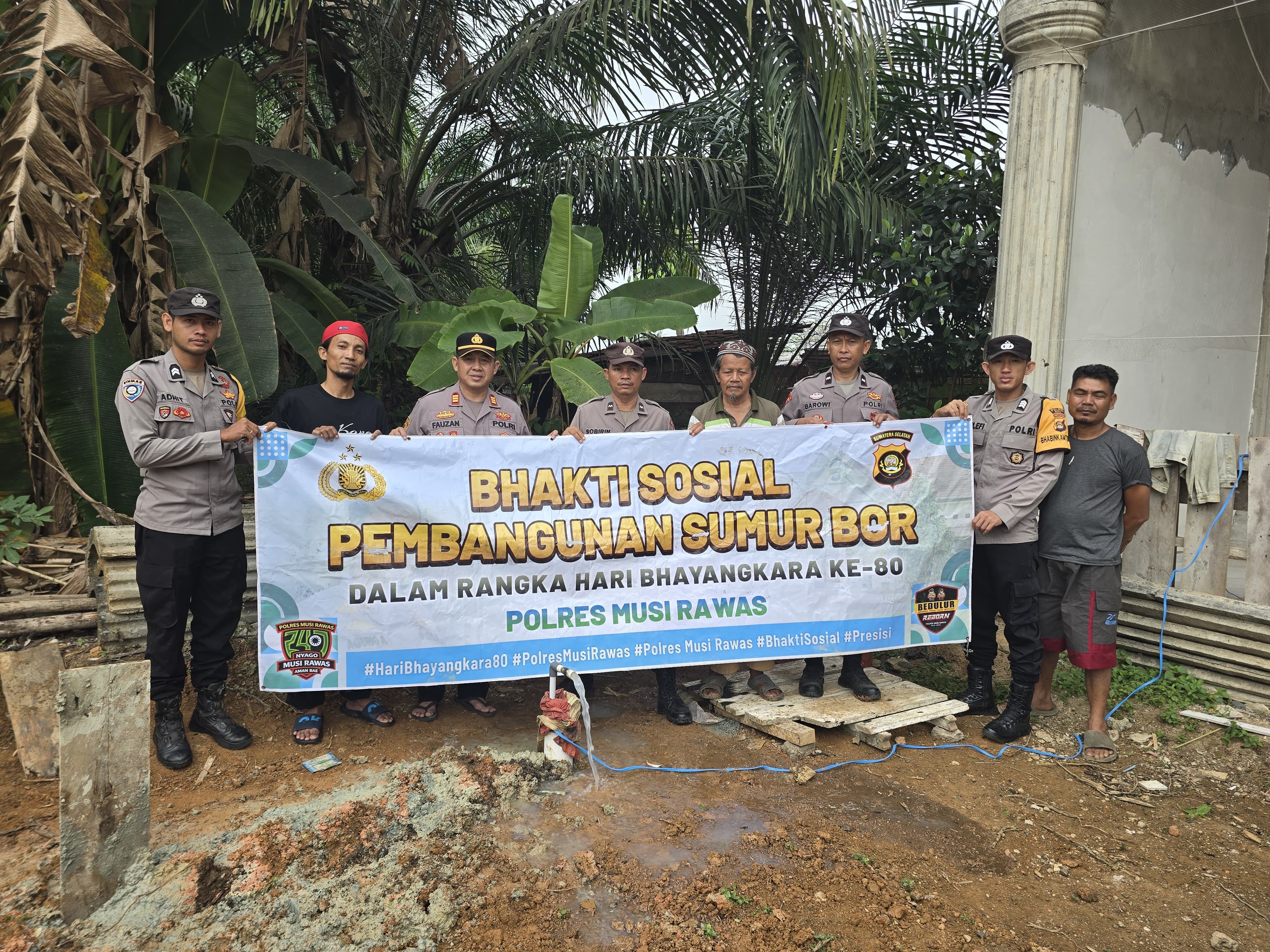 Lewat Bhakti Religi, Polres Musi Rawas Berikan Bantuan Sumur Bor untuk Masjid Jami Bintang Sembilan Lewat Bhakti Religi, Polres Musi Rawas Berikan Bantuan Sumur Bor untuk Masjid Jami Bintang Sembilan