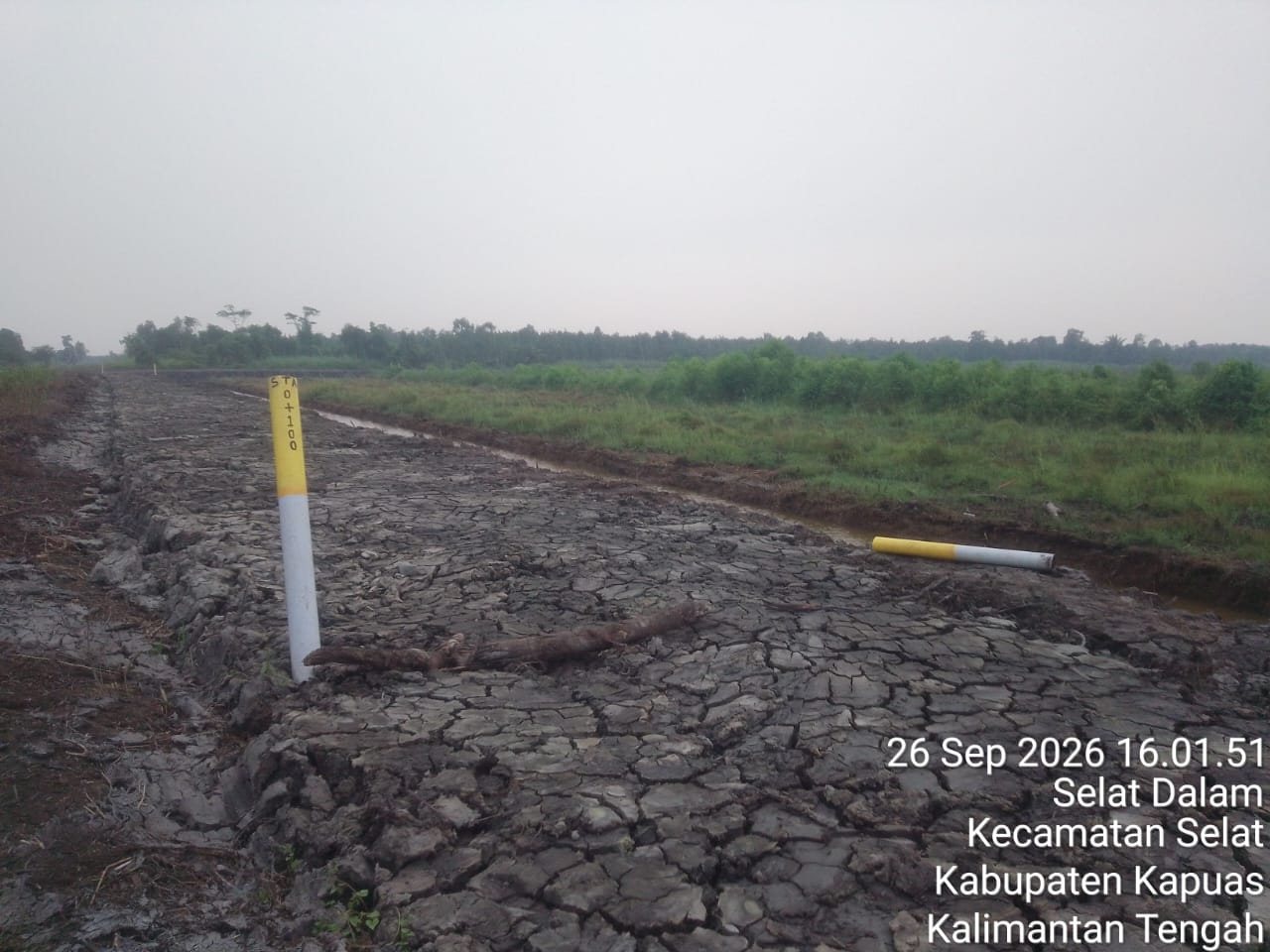 Proyek pembuatan badan jalan handel pamurus menjadi bahan perbincangan di kalangan publik.diduga kuat peroyek siluman’.