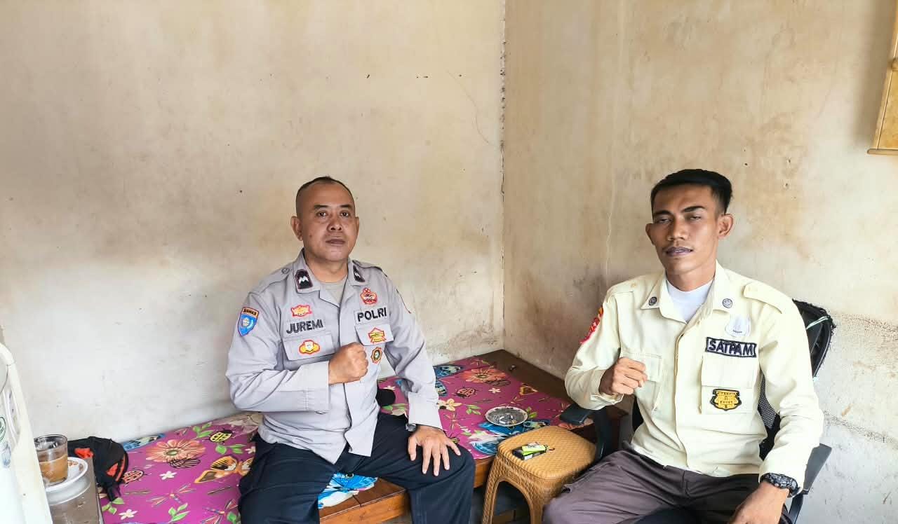 Bhabinkamtibmas Polsek Rangkasbitung Polres Lebak Sambangi Satpam di PT.GMT Sampaikan Pesan Kamtibmas Bhabinkamtibmas Polsek Rangkasbitung Polres Lebak Sambangi Satpam di PT.GMT Sampaikan Pesan Kamtibmas