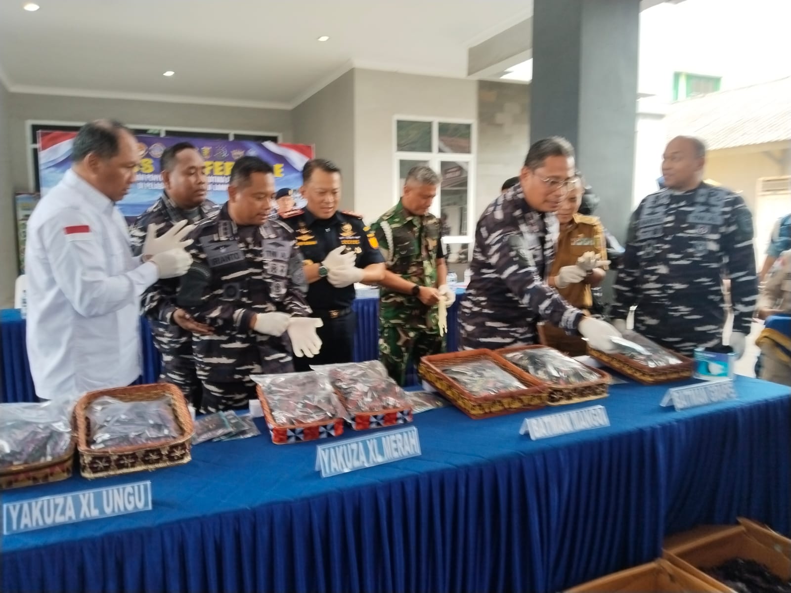 LANAL LAMPUNG GAGALKAN PENYELUNDUPAN 4.364 PCS CARTRIDGE LIQUID VAPE DIDUGA MENGANDUNG ZAT NARKOTIKA DI PELABUHAN ASDP BAKAUHENI LANAL LAMPUNG GAGALKAN PENYELUNDUPAN 4.364 PCS CARTRIDGE LIQUID VAPE DIDUGA MENGANDUNG ZAT NARKOTIKA DI PELABUHAN ASDP BAKAUHENI