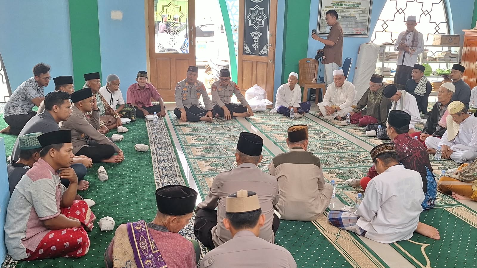 Polisi Hadir ditengah Masyarakat,Polres Musi Rawas dan Jajaran Polsek Hadir Bersama Masyarakat Melalui Jumat Keliling